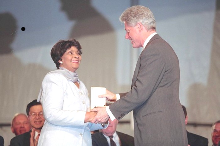 Irene Morgan, President Clinton